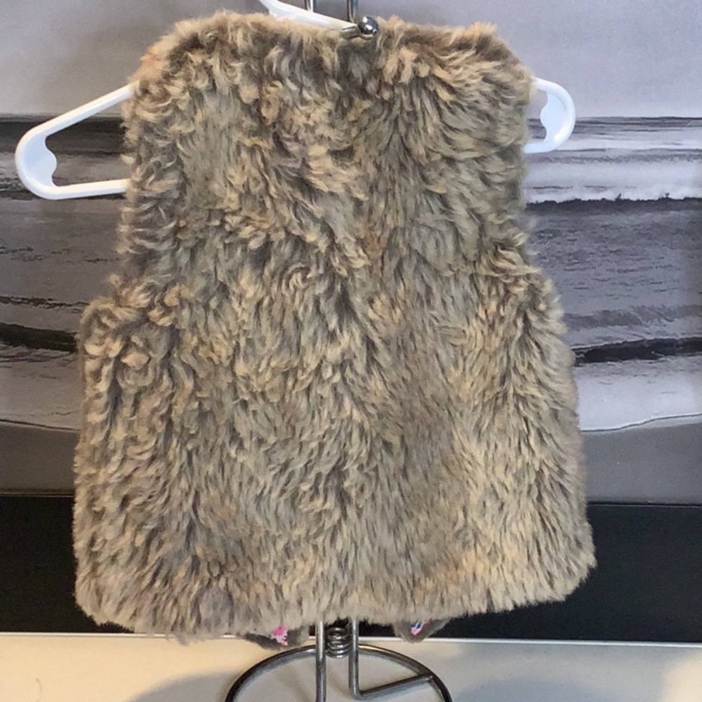 OshKosh Genuine Kids Faux Fur Brown Cream Vest Size 2T - Picture 6 of 9